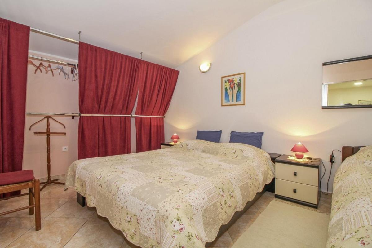 Dalibor In Jakacici - Haus Fuer 2-4 Personen Gracisce Экстерьер фото